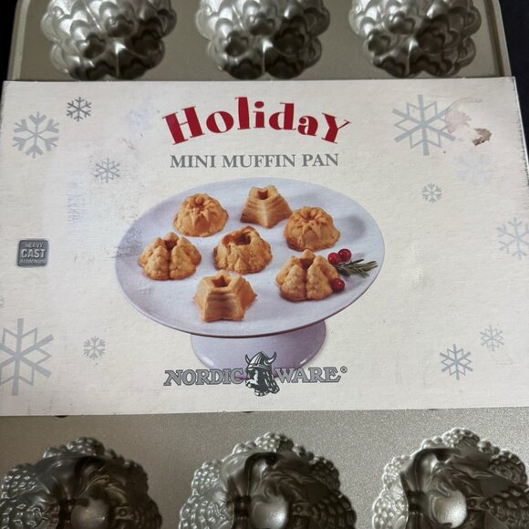Nordic Ware Holiday Mini Muffin Pan 4 Different patterns star, wreath, Trees - Picture 15 of 16